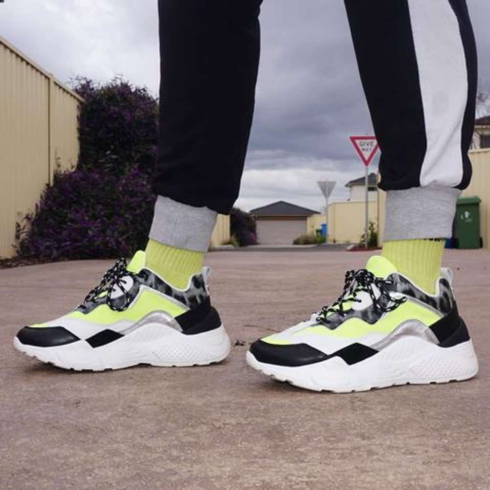 STEVE MADDEN Lace Up Chunky Sneakers - Picture 6 of 7